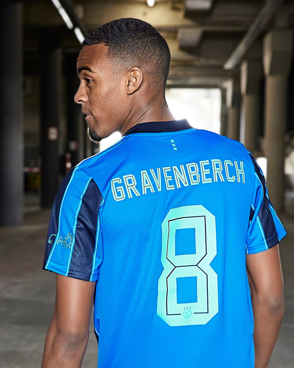 Ajax away kit 2021.jpg