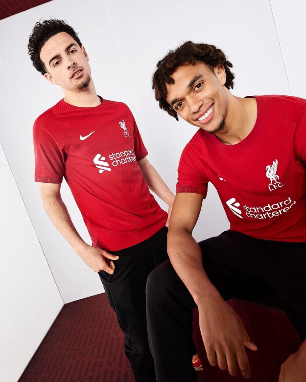 liverpool kit 2022.jpg