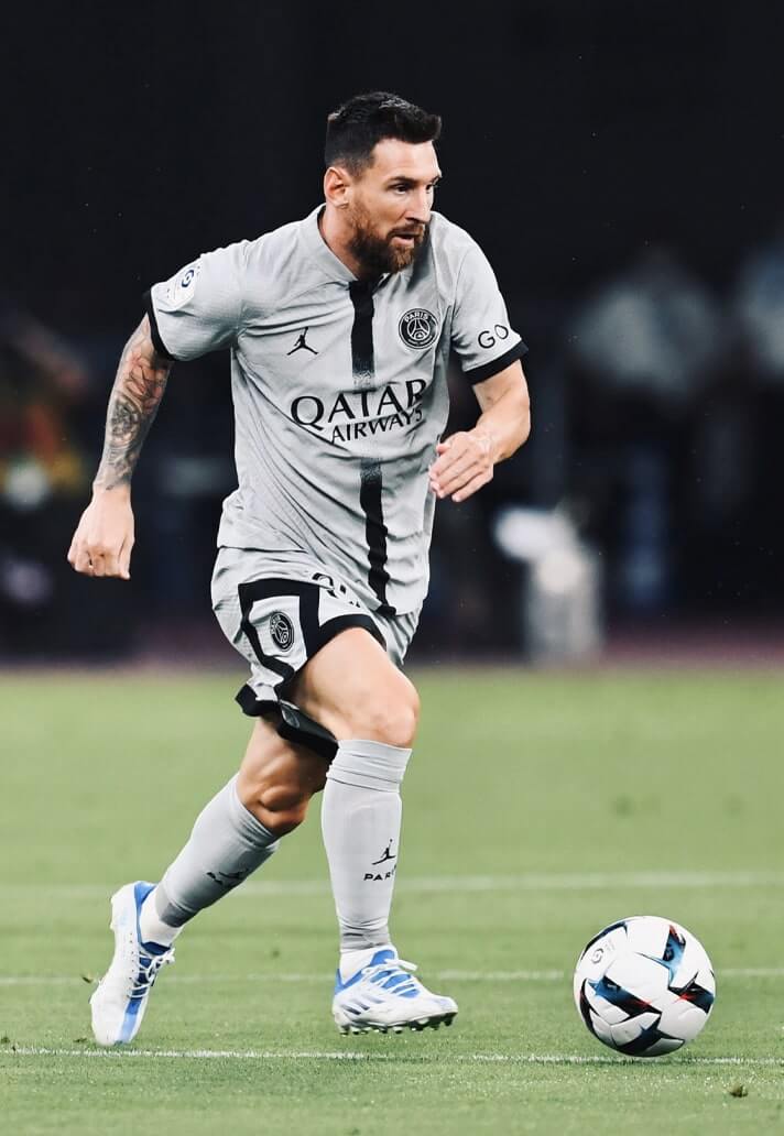 psg away jersey.jpg