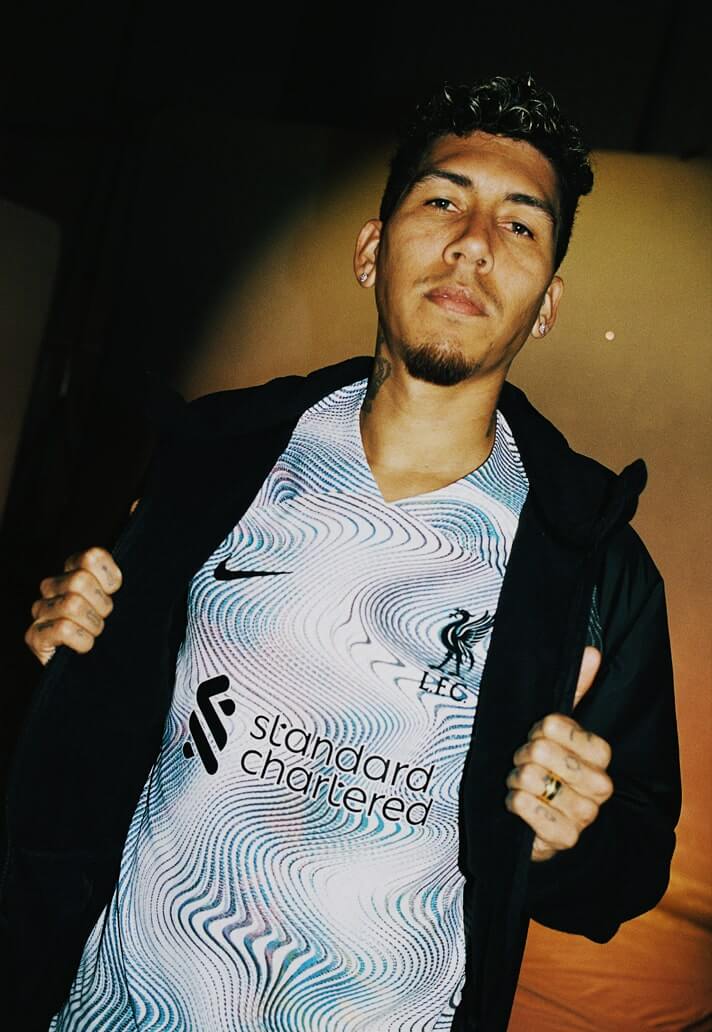liverpool jersey 2022.jpg