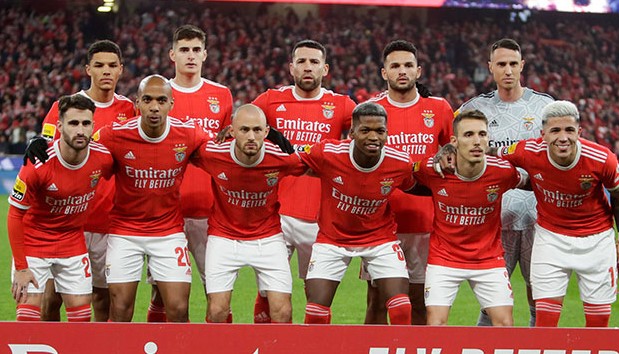 SL Benfica Football Team 2023 2024.jpg