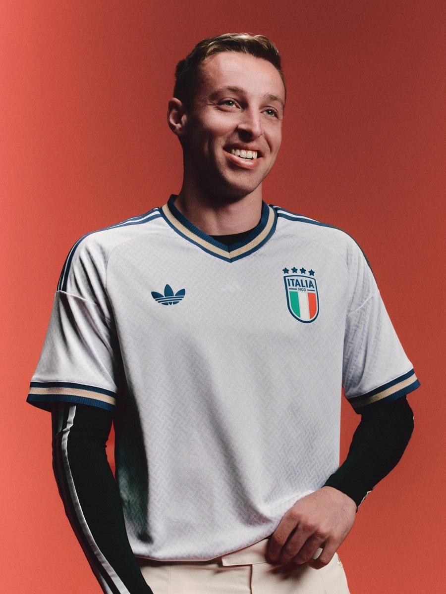 italy away kit 2026