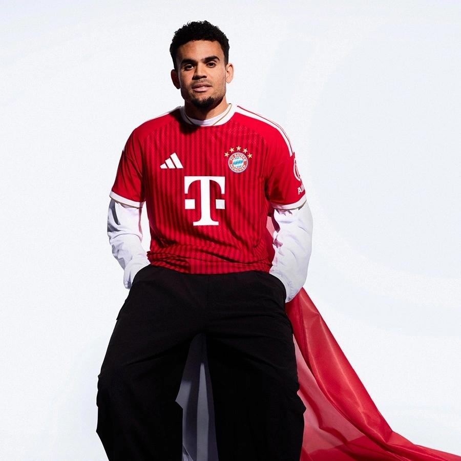 Bayern Munich home kit 26/27