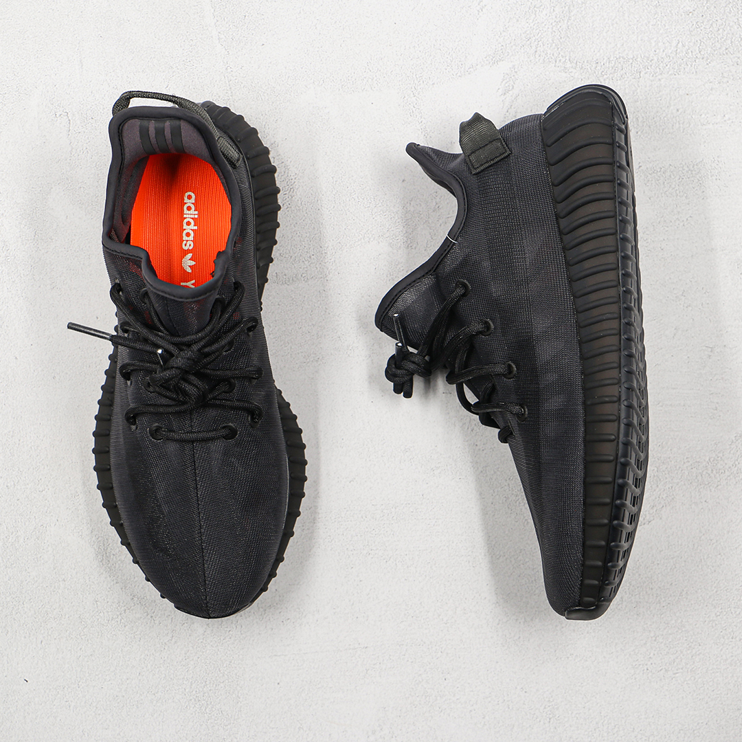 mono cinder yeezy