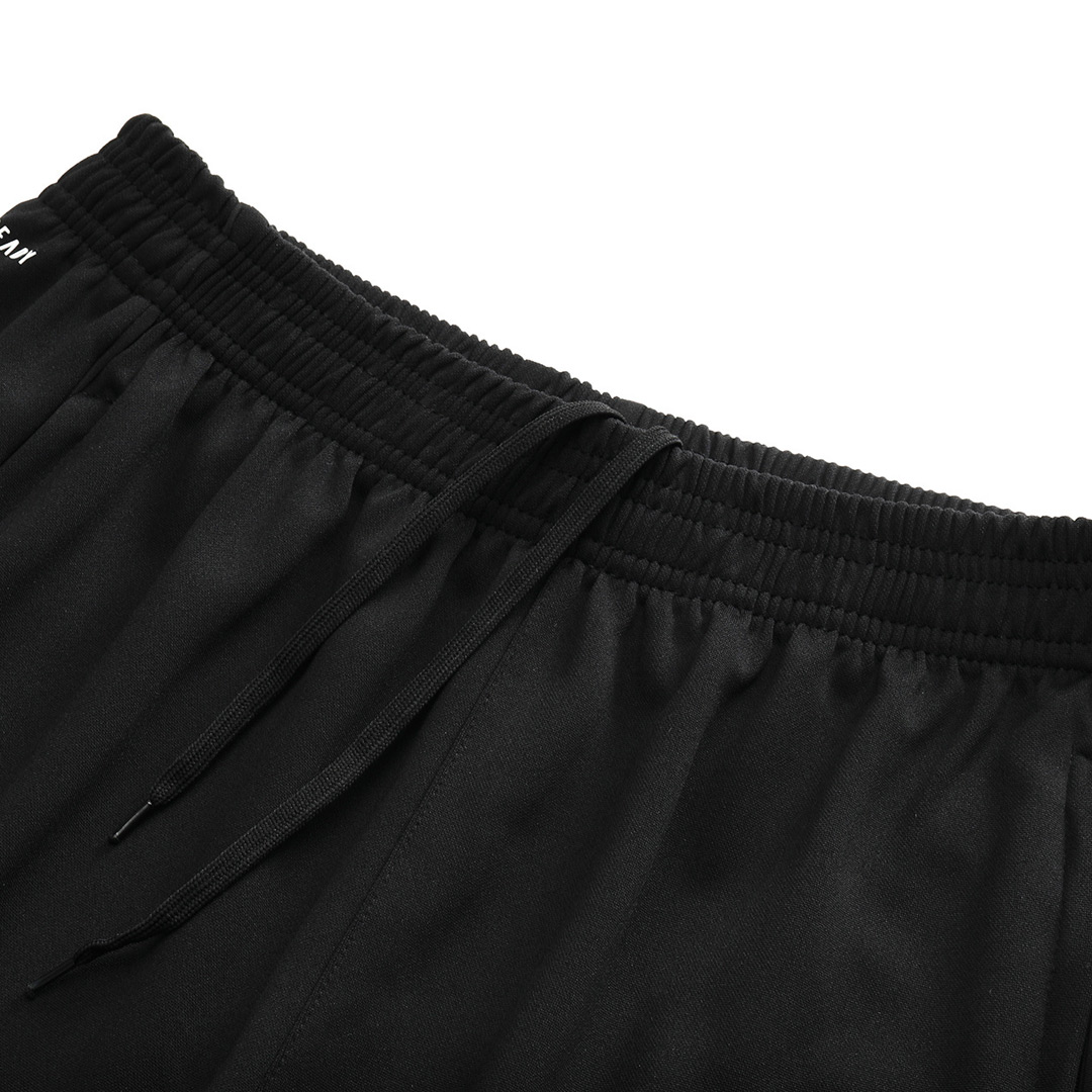 Manchester United 1/4 Zip Tracksuit 2025/26 Black - gogoalshop