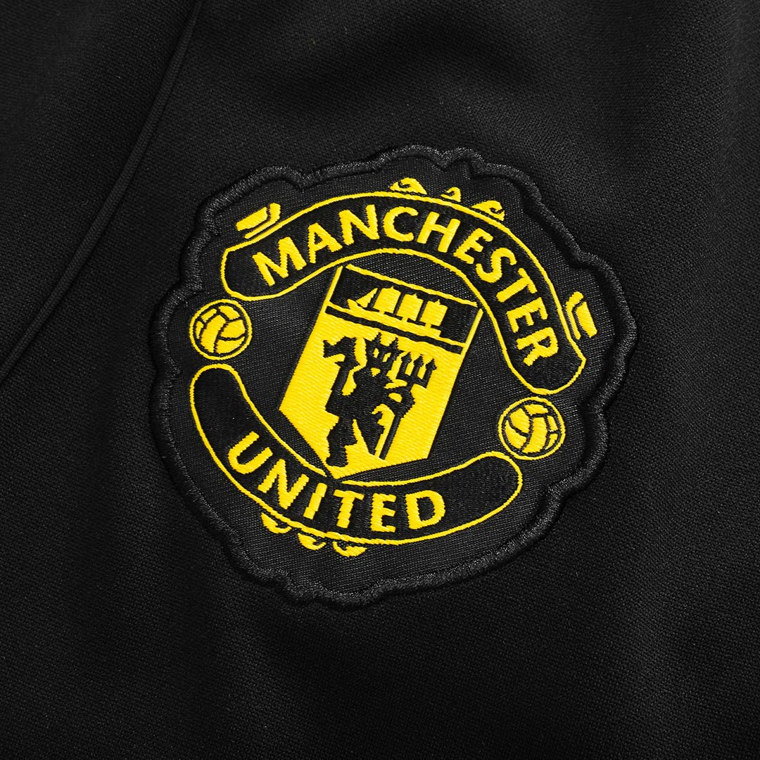 Manchester United 1/4 Zip Tracksuit 2025/26 Black - gogoalshop