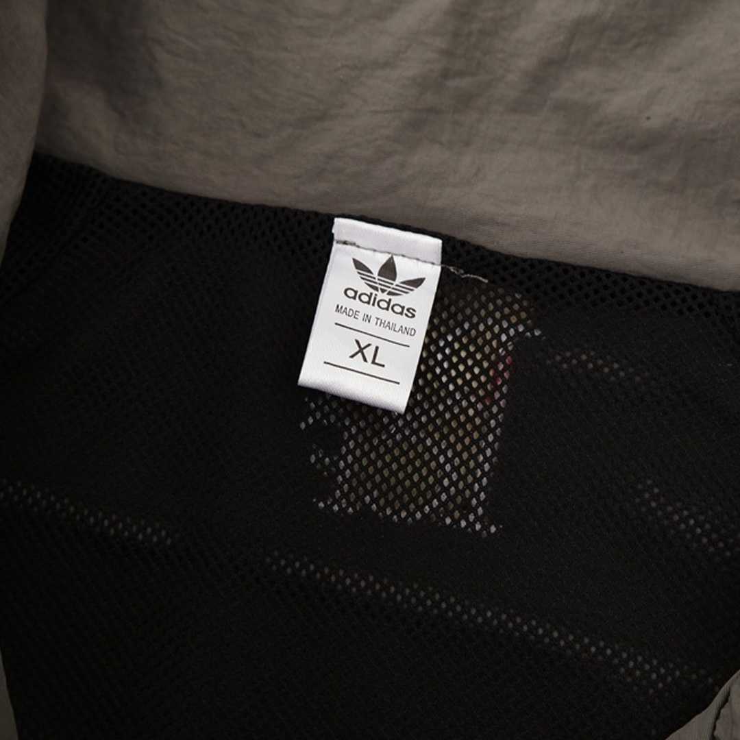 Real Madrid Windbreaker Jacket 2025/26 - Gray - gogoalshop