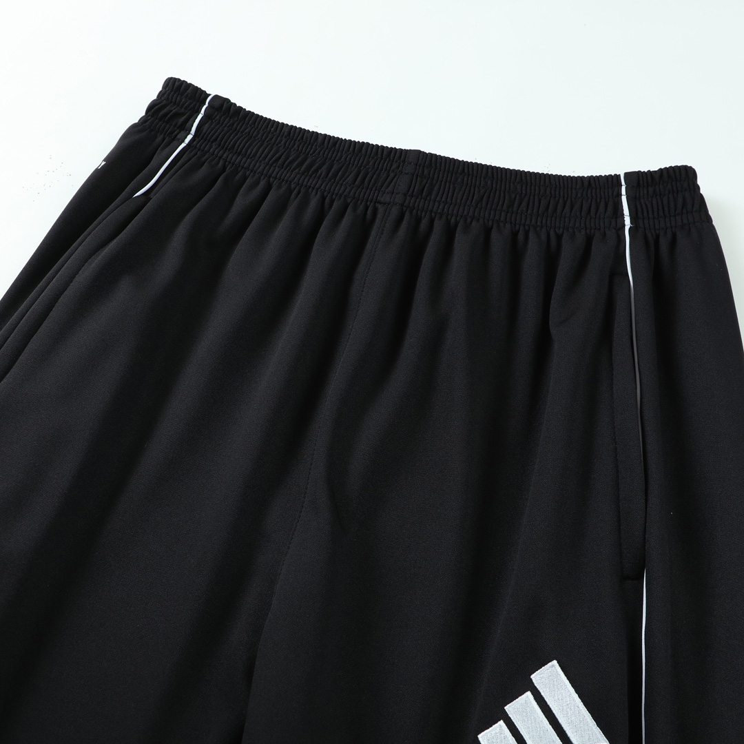 Real Madrid 1/4 Zip Tracksuit 2025/26 Kids Black - gogoalshop